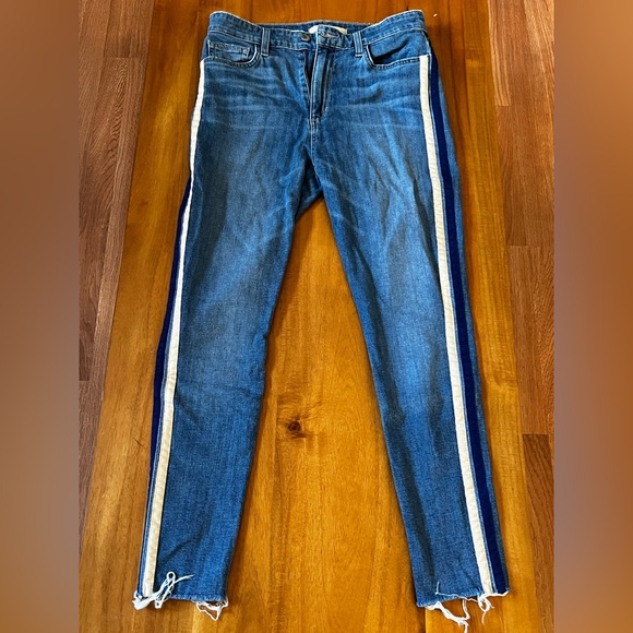 Joe’s Jeans Ultra High Rise Skinny with Side Stripes in Tessa wash - Picture 3 of 7